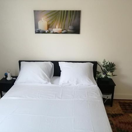 Chambre Dans Appartement A Niort Exterior foto