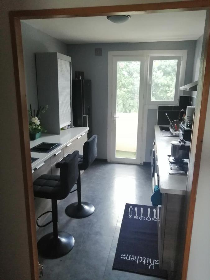 Chambre Dans Appartement A Niort Exterior foto