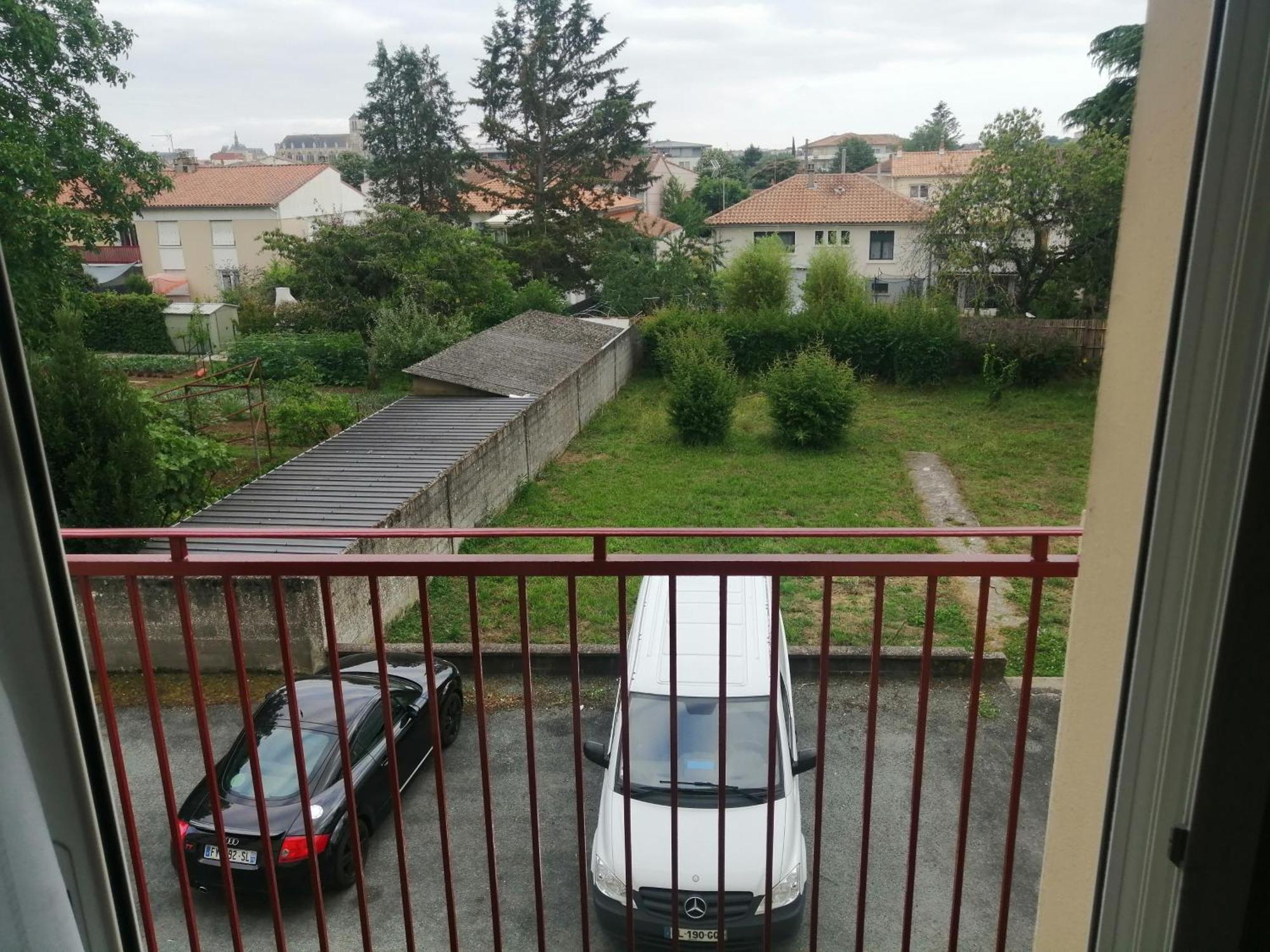 Chambre Dans Appartement A Niort Exterior foto